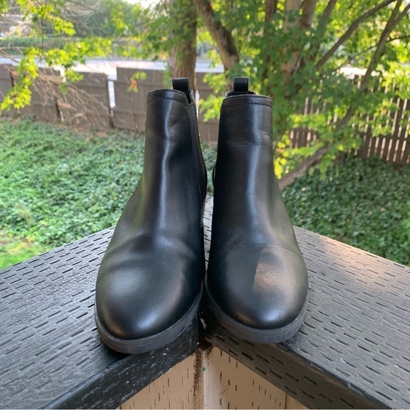 Abound Women’s Black Slip On Heeled Ankle Bootie Size 6.5 - Picture 2 of 8